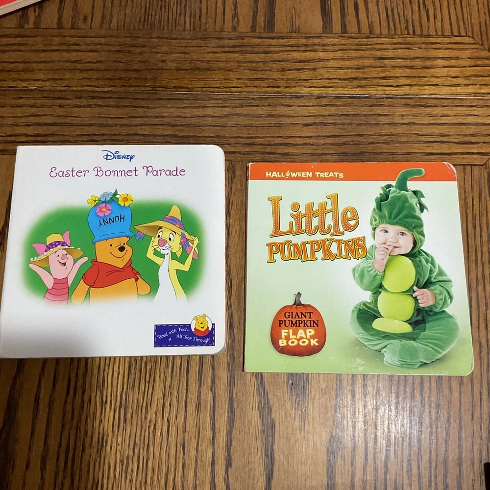 9 Holiday Children's board books Christmas 🎄 Santa 🎅 Halloween 👻 🎃 Easter 🐣